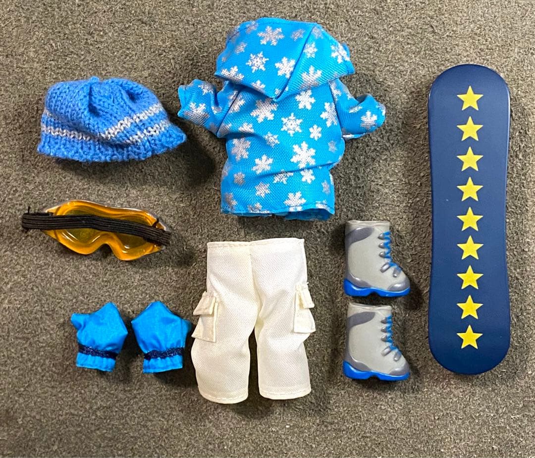 ハローキティ ドレスアップ コレクション マスコット 服 キャリーケース