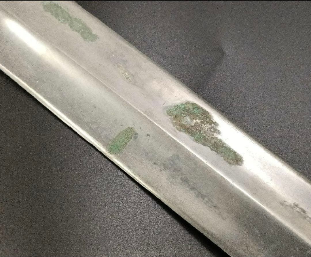 中国青銅器　銅剣　錫メッキ人首形鍔　インテリア置物　長さ55cm