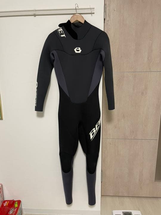 おみつ　BEWETウェットスーツ