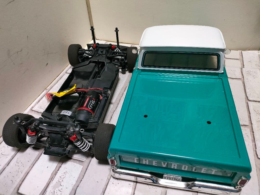 人気アイテム！京商1/10 4WD 1966 シボレー C10