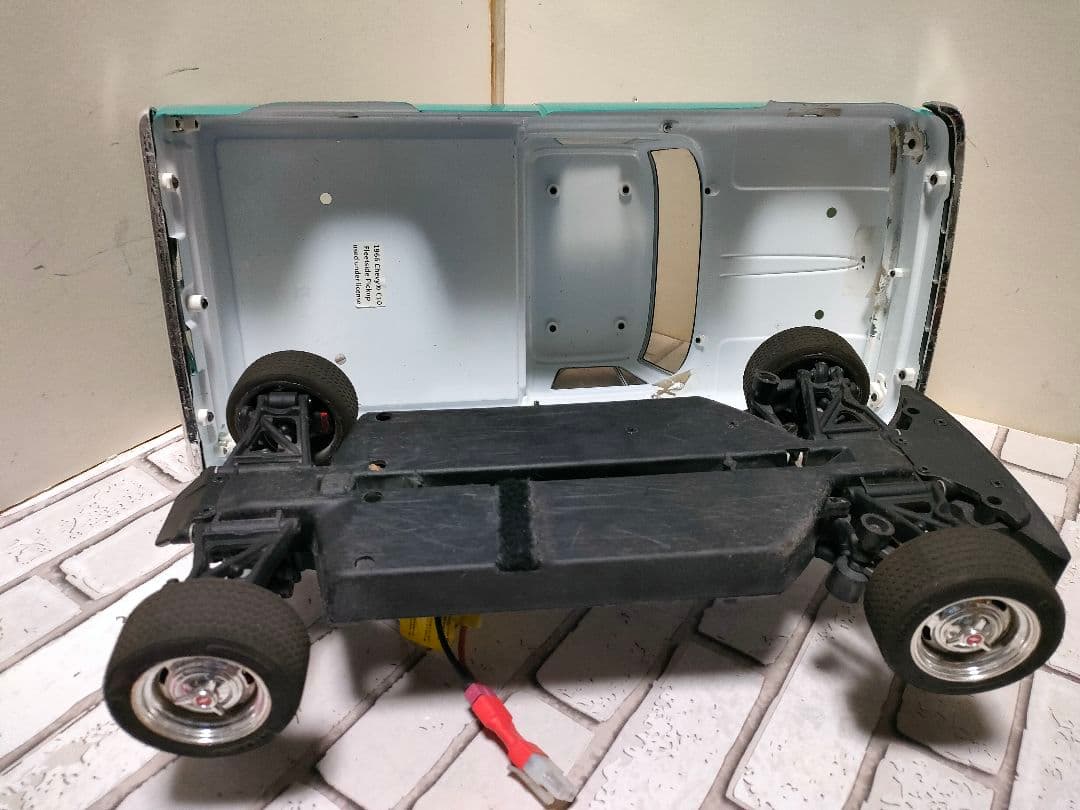 人気アイテム！京商1/10 4WD 1966 シボレー C10