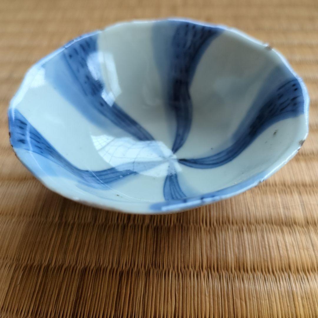 青いストライプ模様の陶器盃　古染付捻盃　明時代末期　景徳鎮　骨董品　古美術