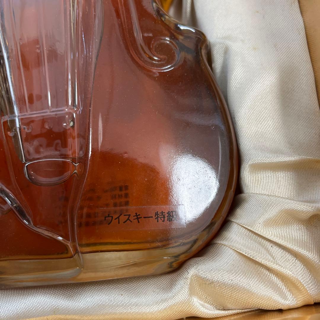 【新品未開封】サントリー　ウイスキーローヤル　バイオリン型ボトル　700ml
