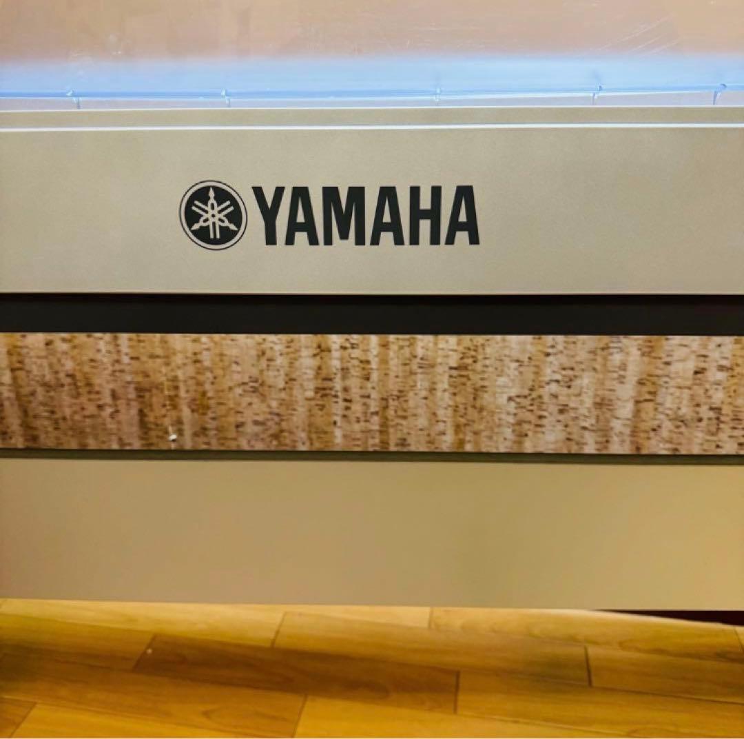 YAMAHA ヤマハ　電子ピアノ　88鍵　ペダル付き　譜面立て付き