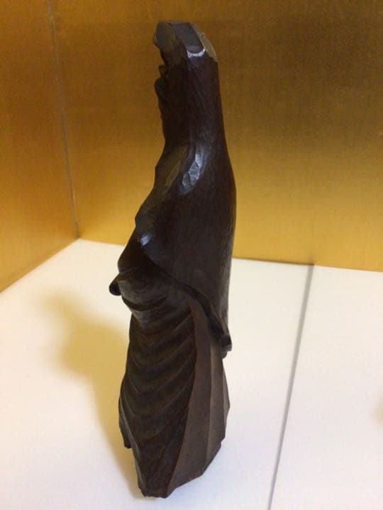 木彫　仏像？　いいお顔してます。。。