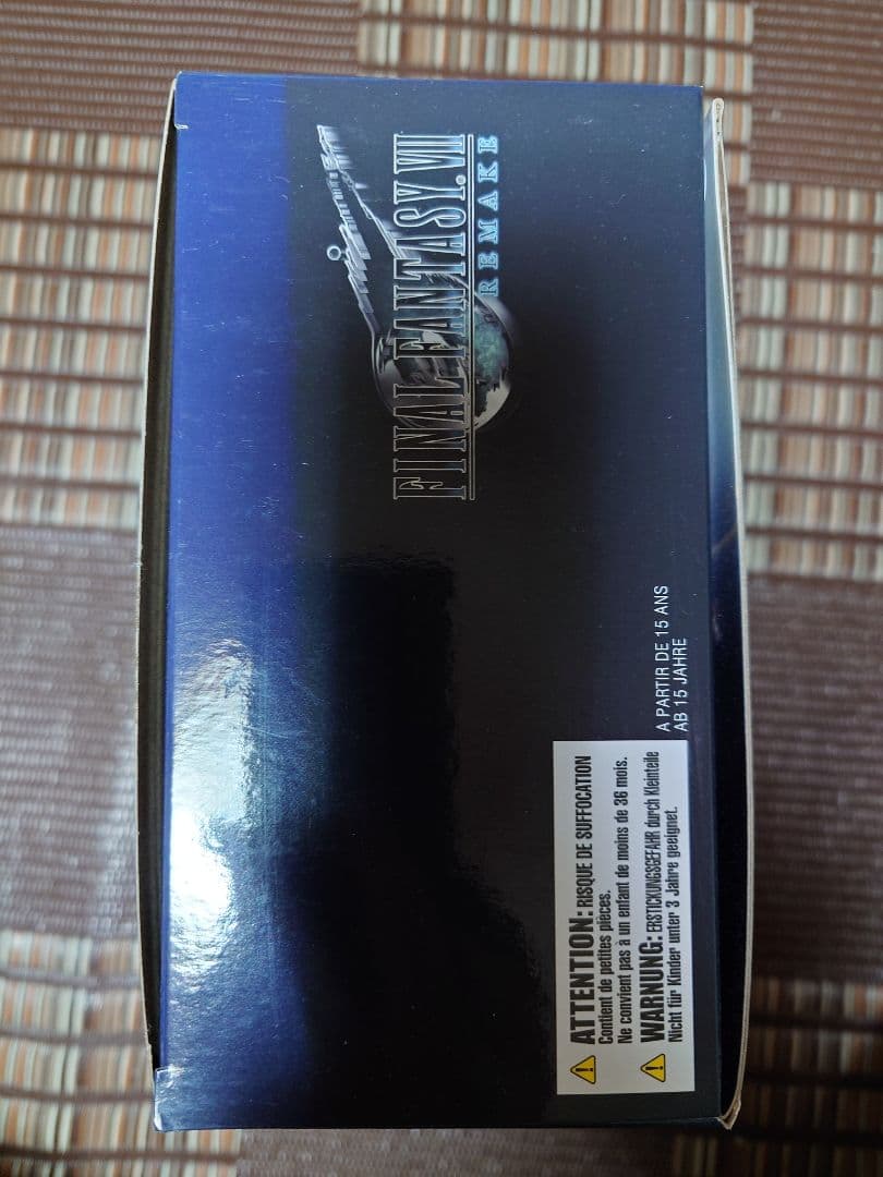 箱焼け有　FF7 プレイアーツ改　エアリス