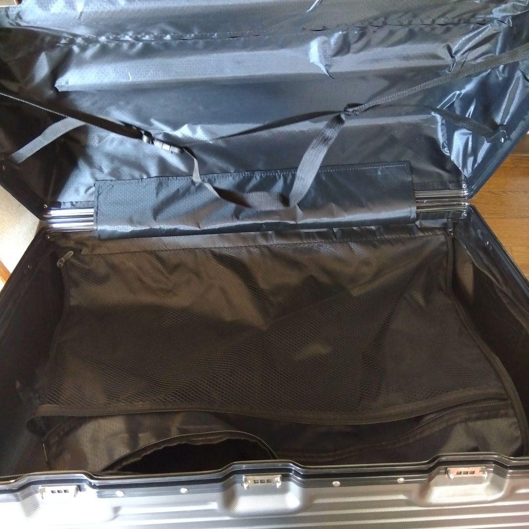 キャリーケース シルバー　トラベル　アルミフレーム　スーツケース