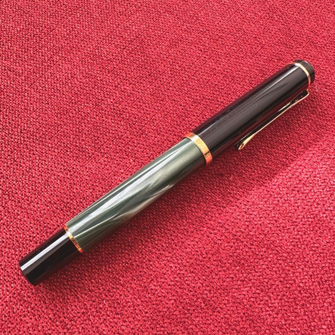 ペリカン　万年筆　緑　グリーン　ブラック　PELIKAN マーブル