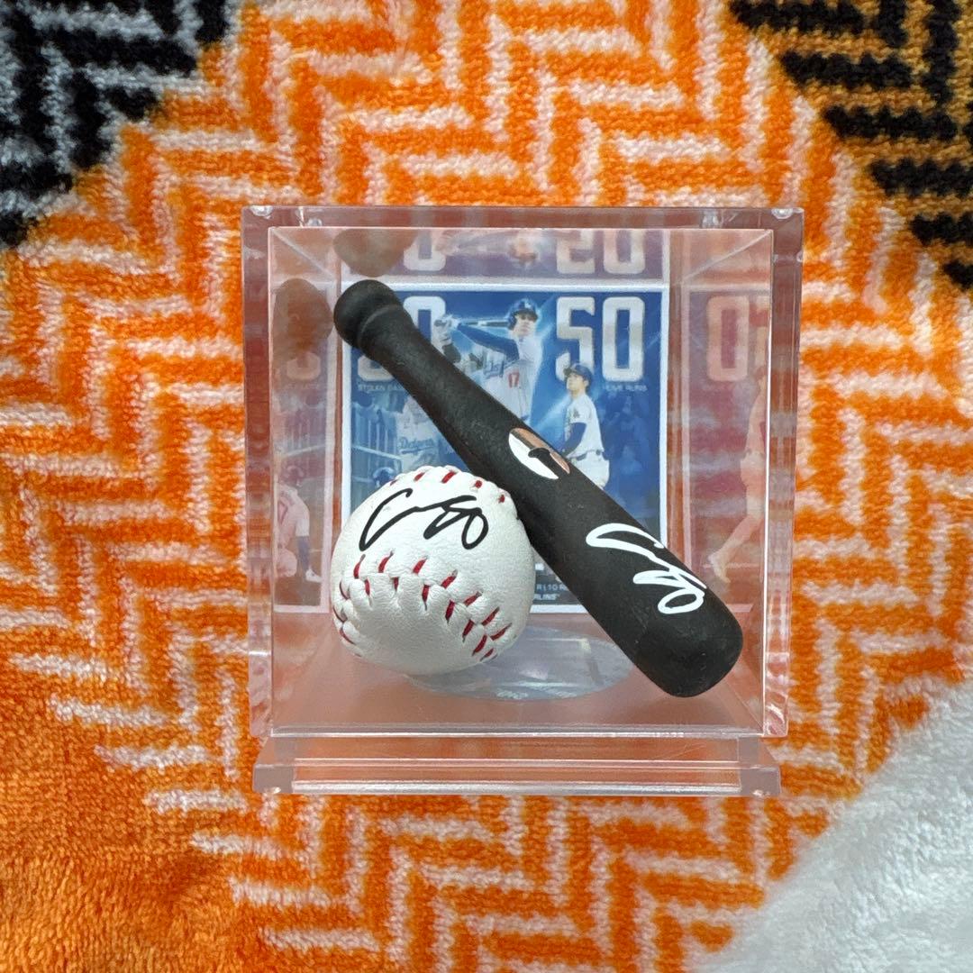 ドジャース 2024年ワールドシリーズチャンピオン キーリング&ボール・バット