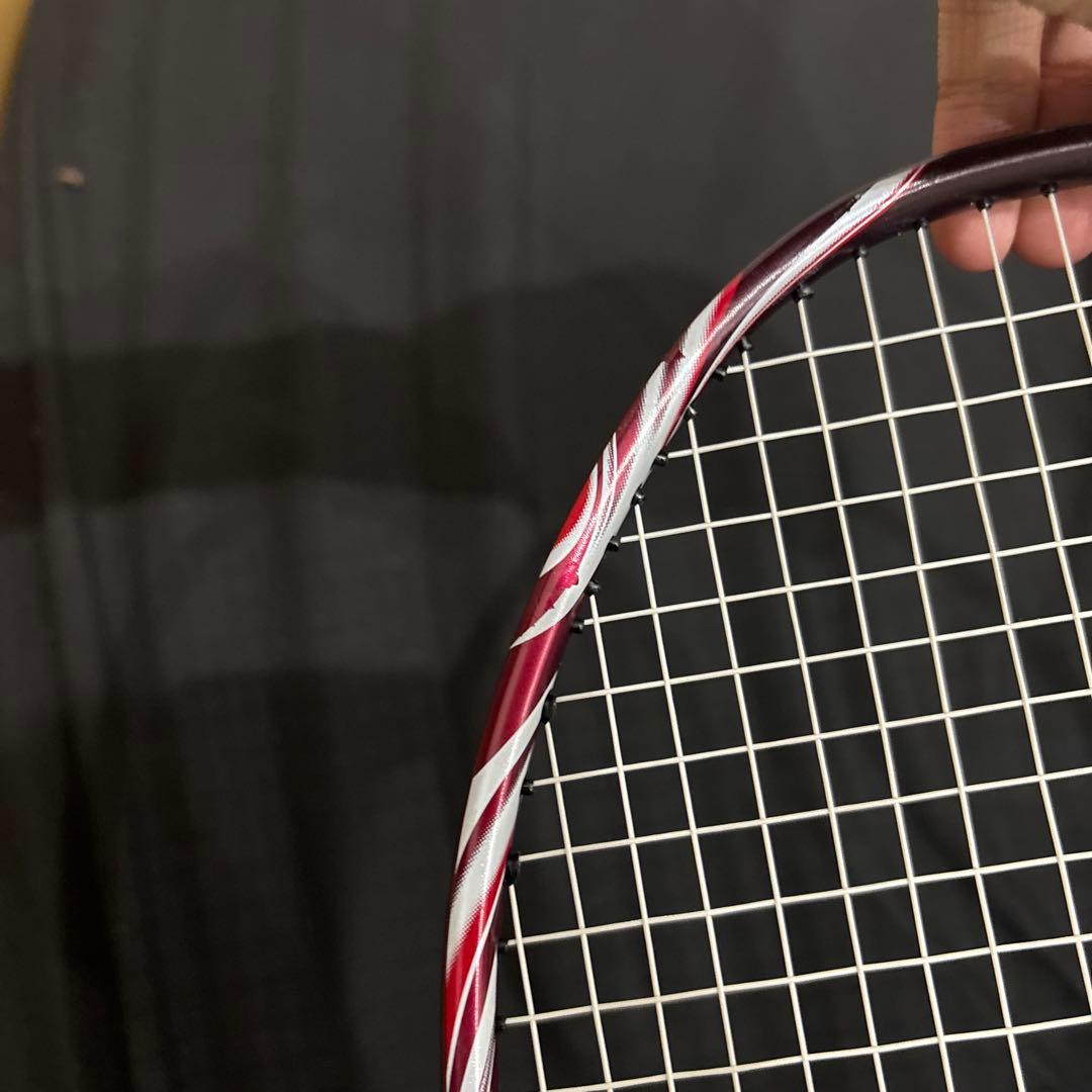 YONEX アストロクス100zz 4U5G クレナイ