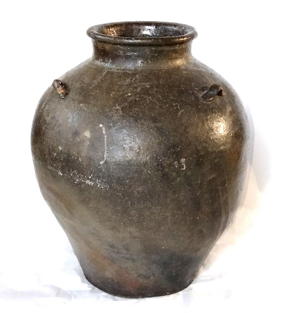 壺 三耳 モスグリーンと黒の釉薬雨垂れ 骨董 Ag-235