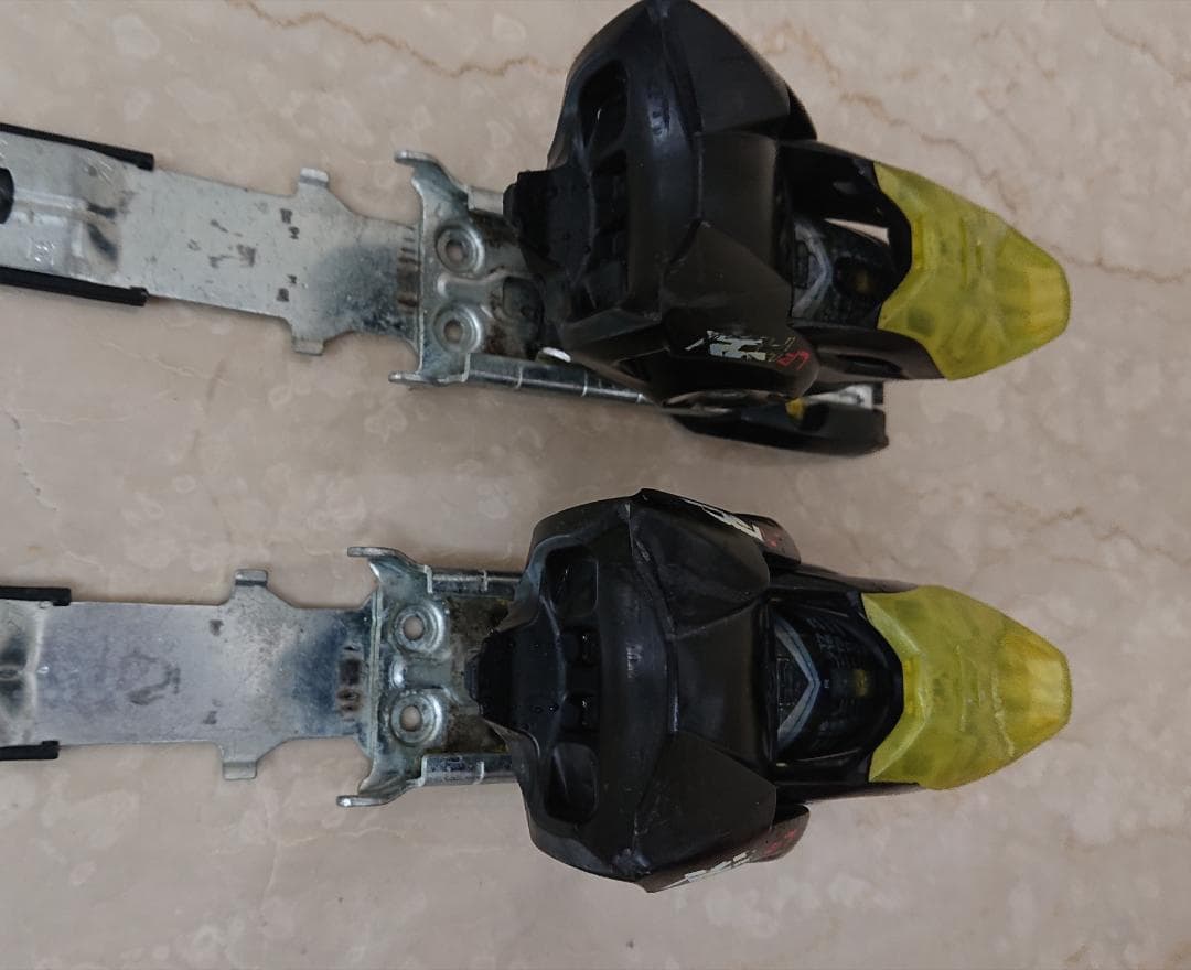 在庫処分 FISCHER チロリア ビンディング　開放値17 選手用