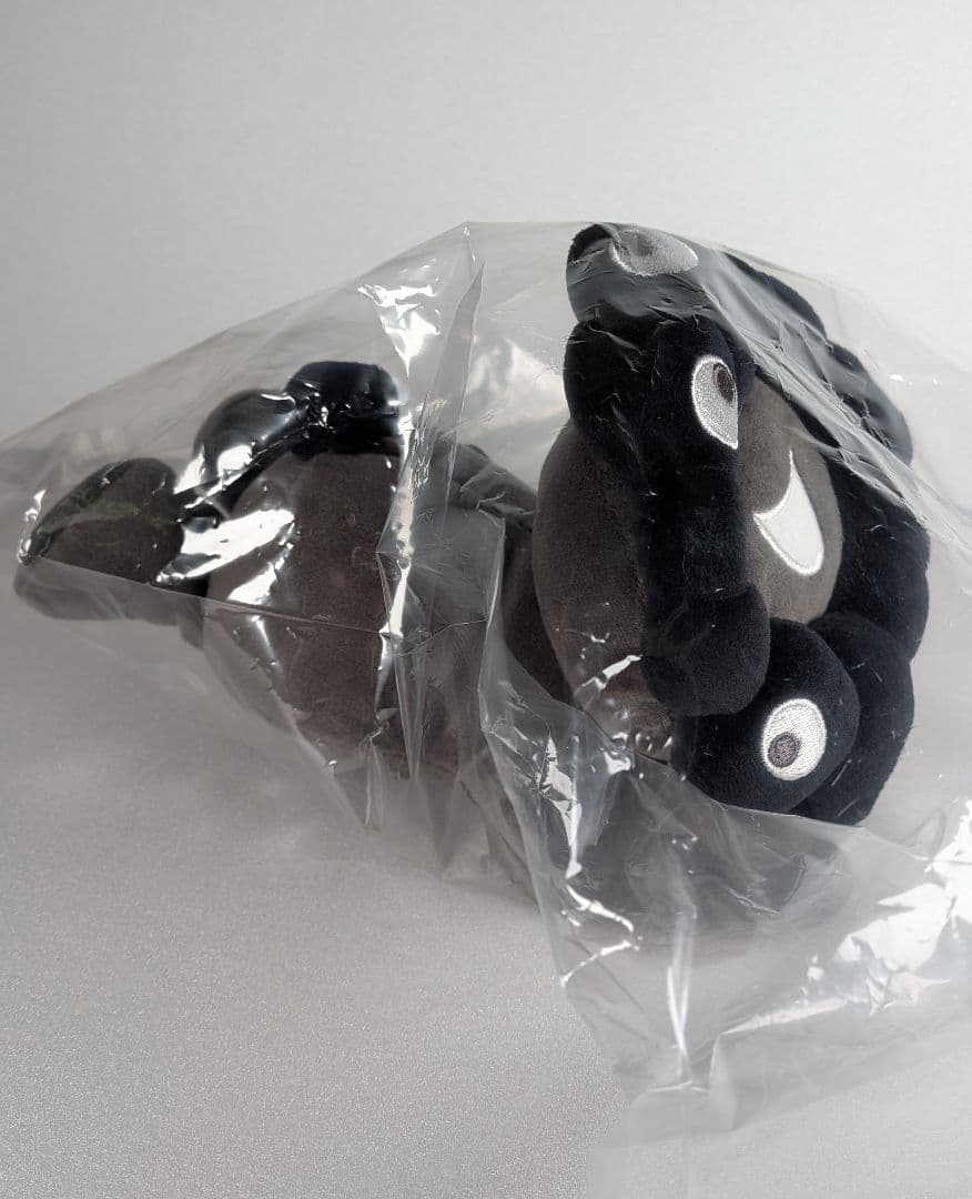 黒ミャクミャク　這い型　ぬいぐるみ