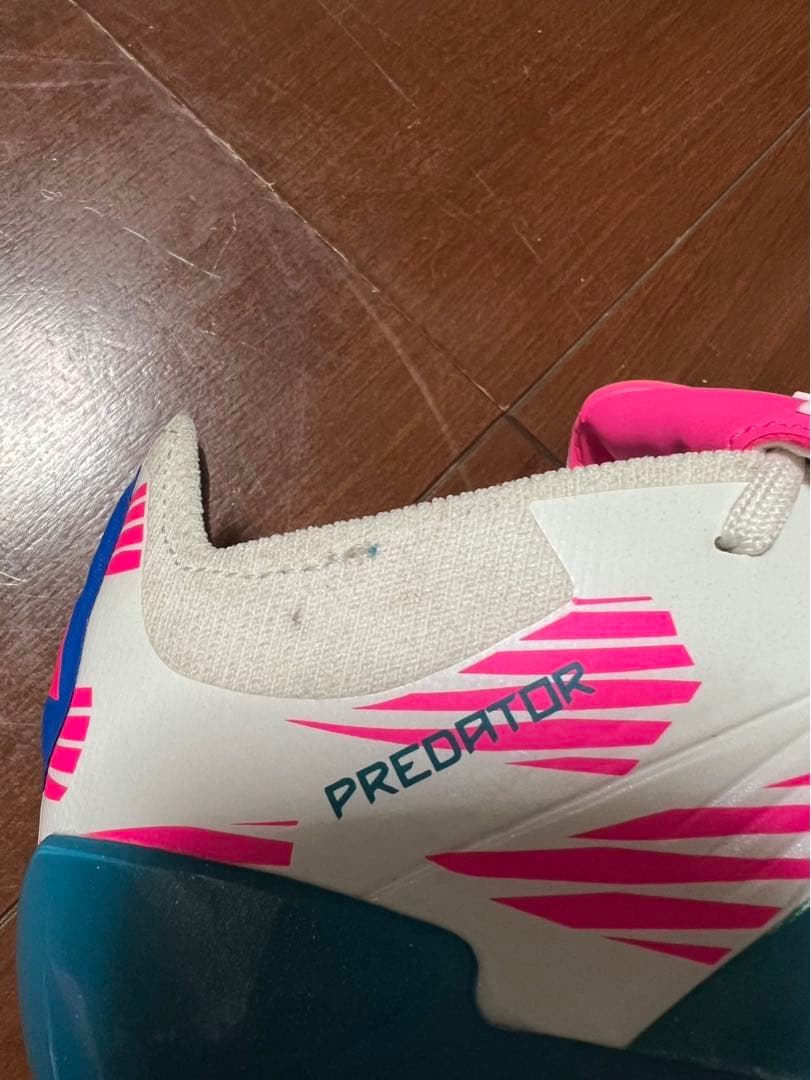 adidas Predator サッカーシューズ ホワイト/ピンク