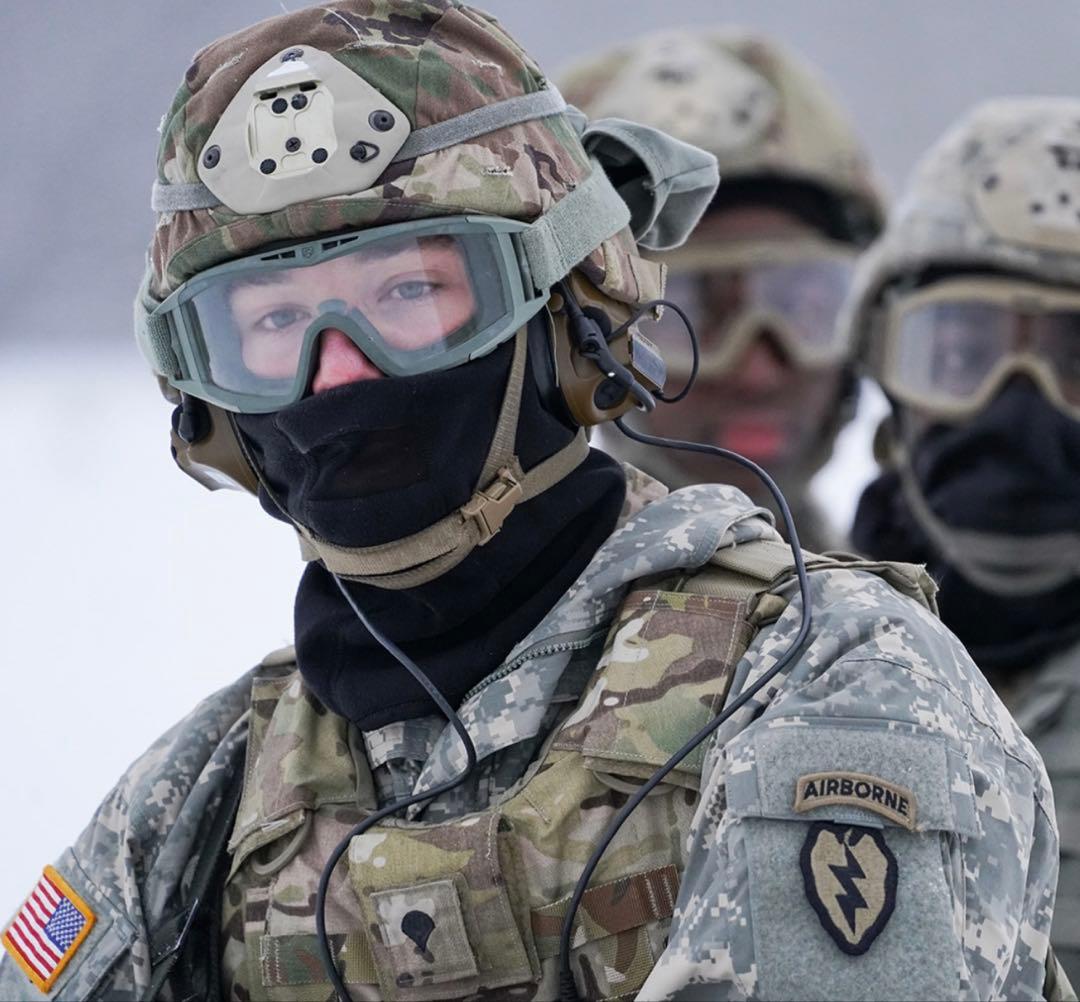 米軍放出品　ECWCS GEN3 ソフトシェル　UCP(ACU)　Lサイズ