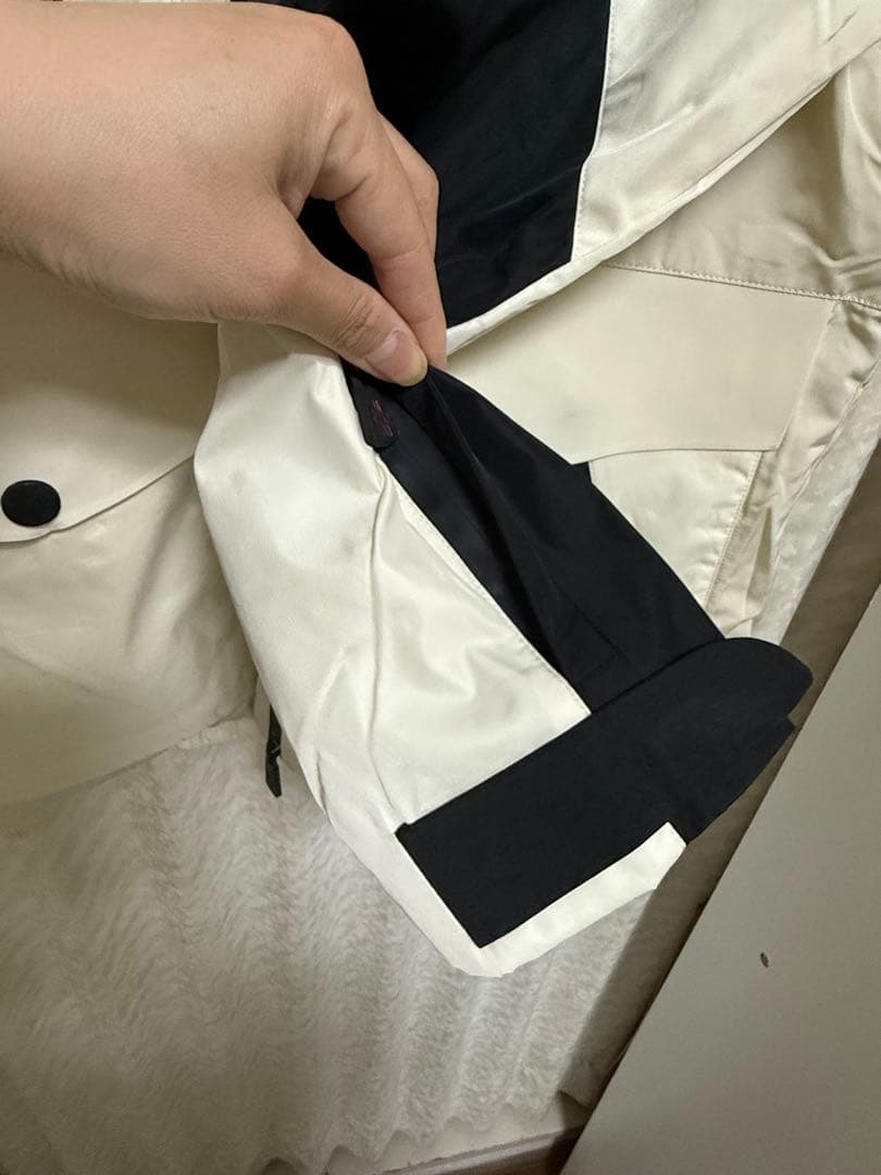 MONCLER モンクレール　アウトドア　登山　スノーボード　スキー　ジャケット