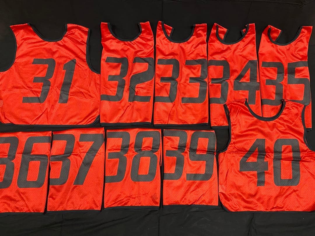 ナンバー付きビブス　モルテン　赤　40枚セット11から50番まで連番