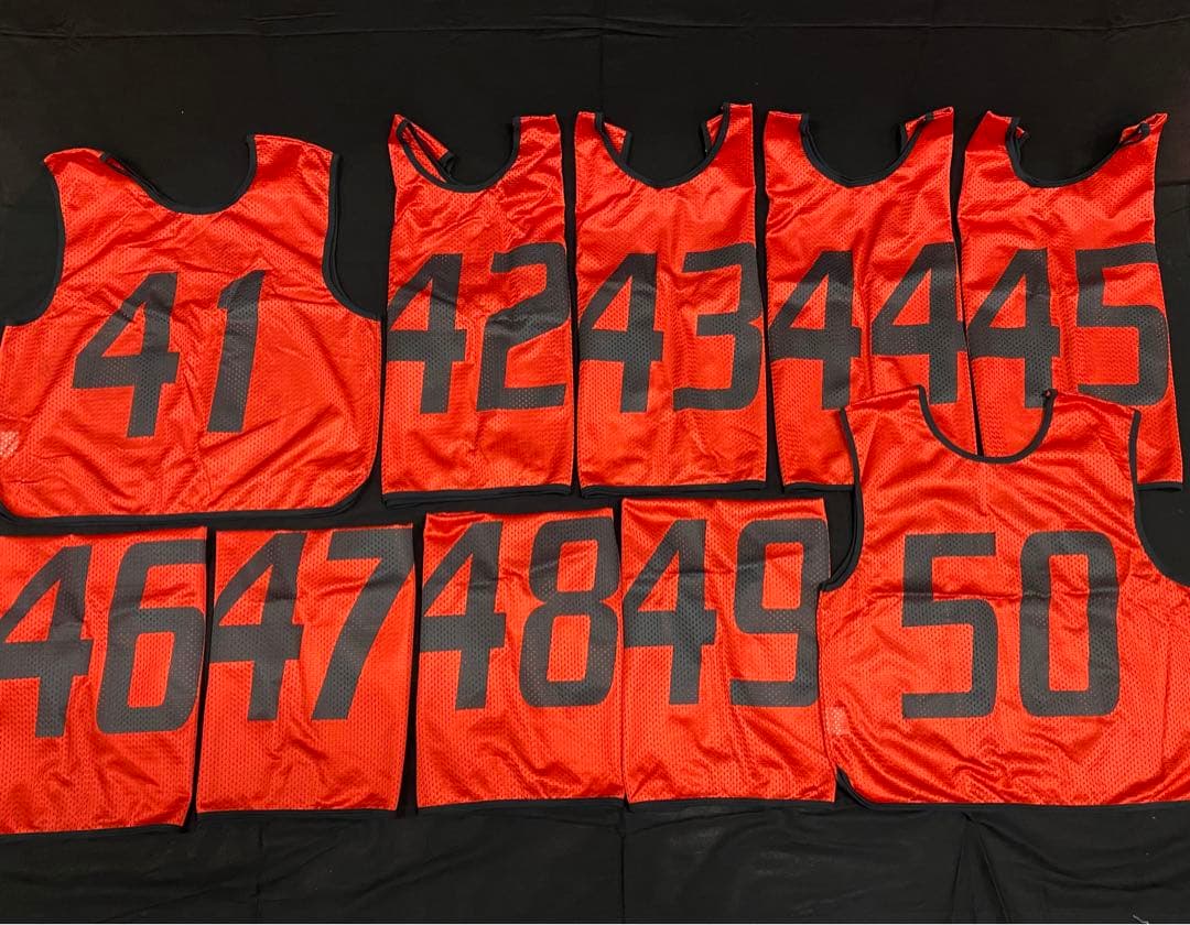 ナンバー付きビブス　モルテン　赤　40枚セット11から50番まで連番