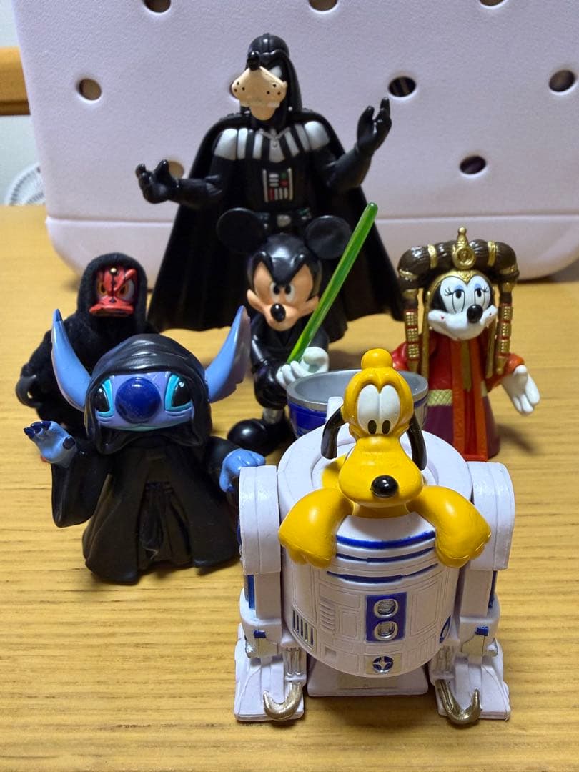 スターウォーズ　ディズニーフィギュア