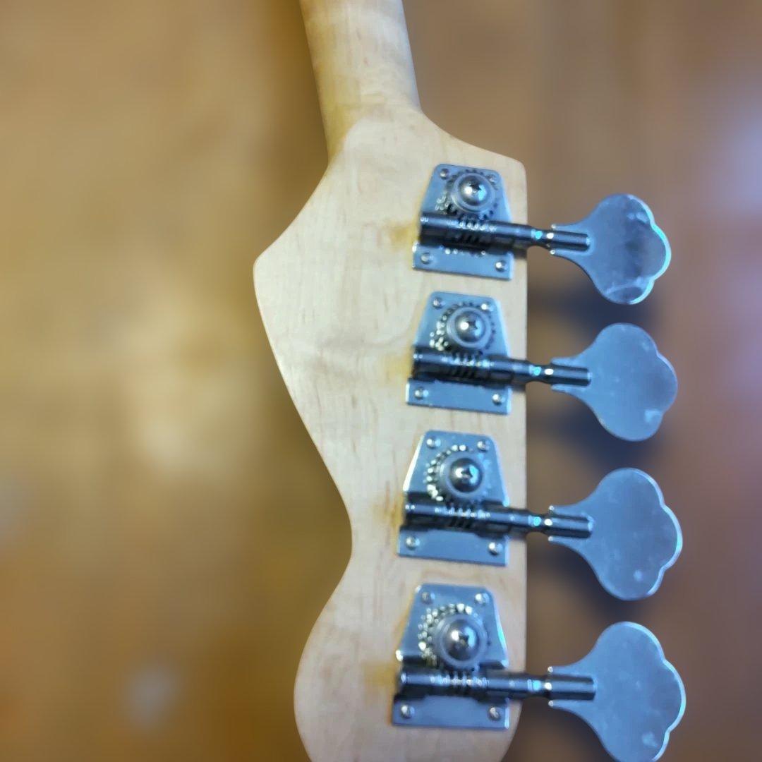 格安！左きき用 セルダーエレキベース、各種付属品付