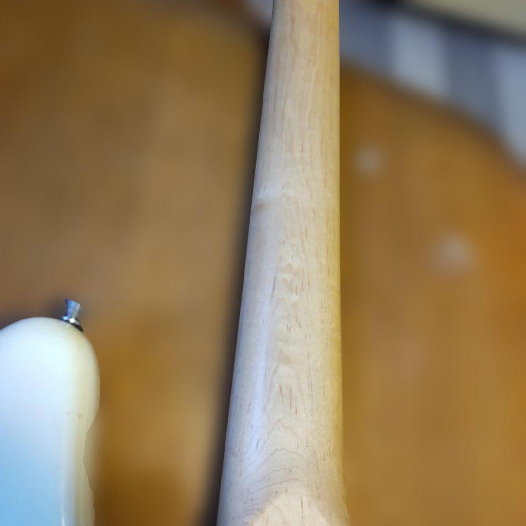 格安！左きき用 セルダーエレキベース、各種付属品付