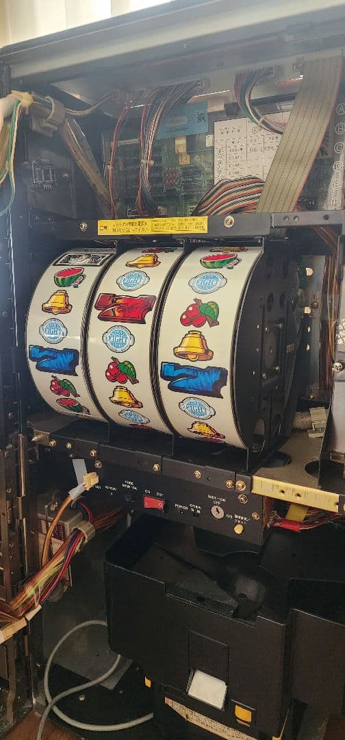 アントニオ猪木自身がパチスロ機 不要機付き