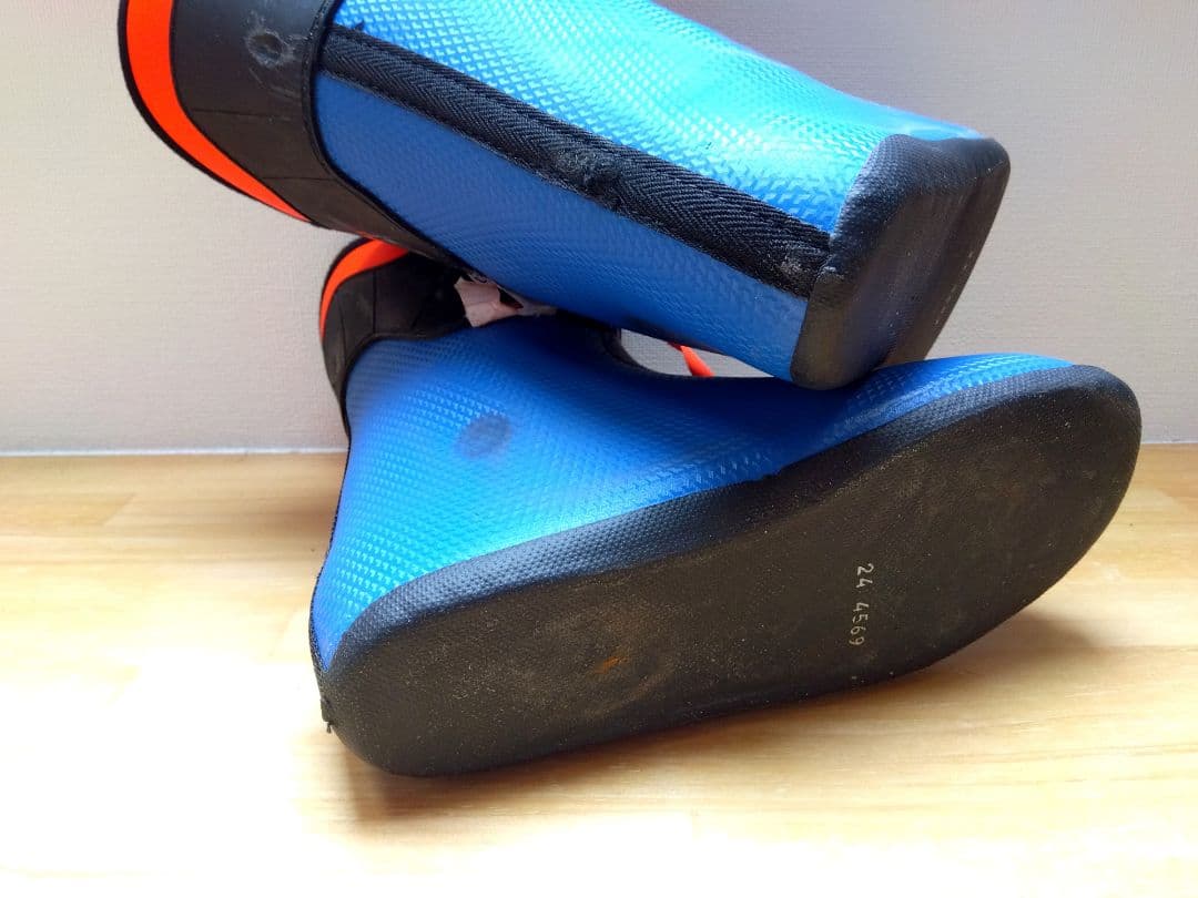 値下中LANGE RSJ65 2024-25 ラング　ブーツ スキー靴 22.5