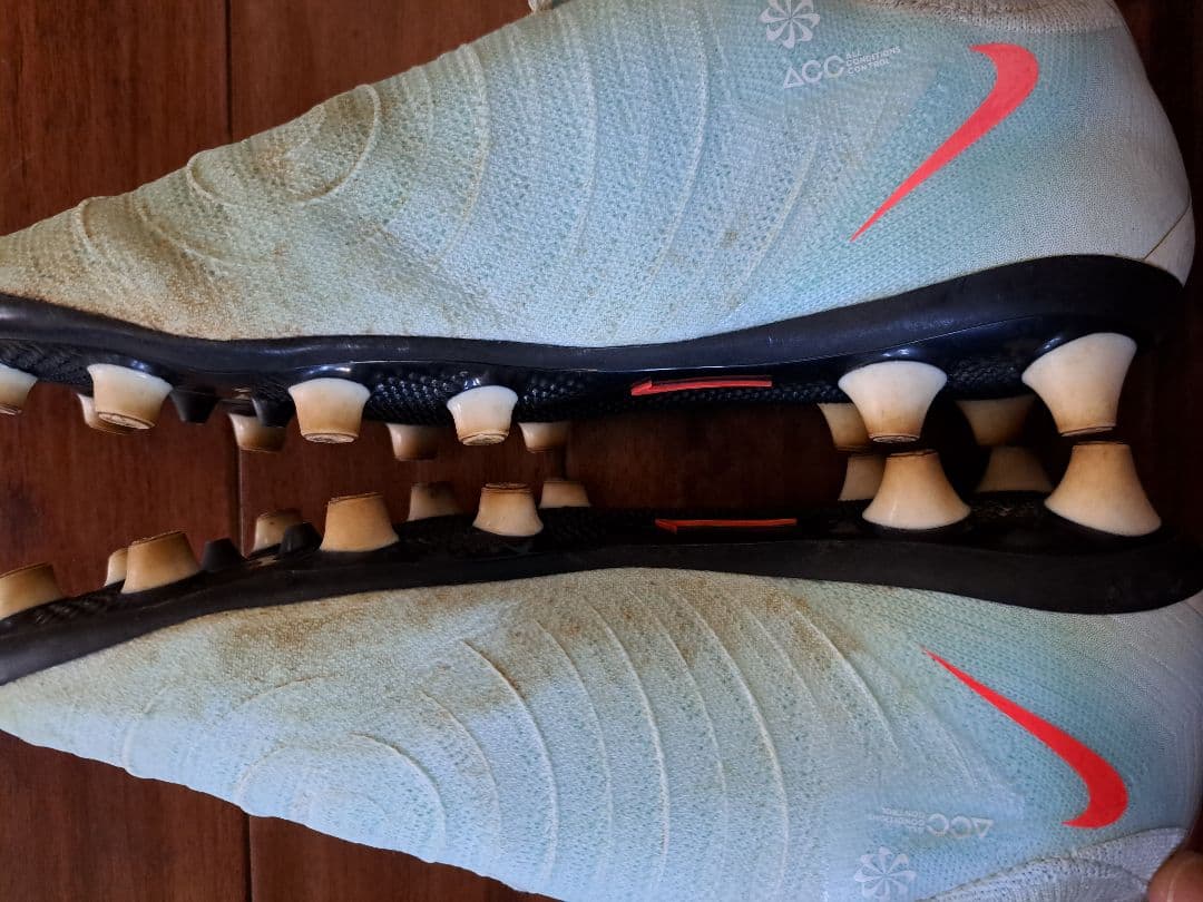 ナイキ　PHANTOM サッカーシューズ　スパイク　25.5㎝