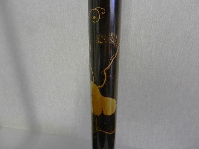 「木地黒漆塗金蒔絵菊型燭台一対」（江戸末期～明治のアンティークな工芸美術品）