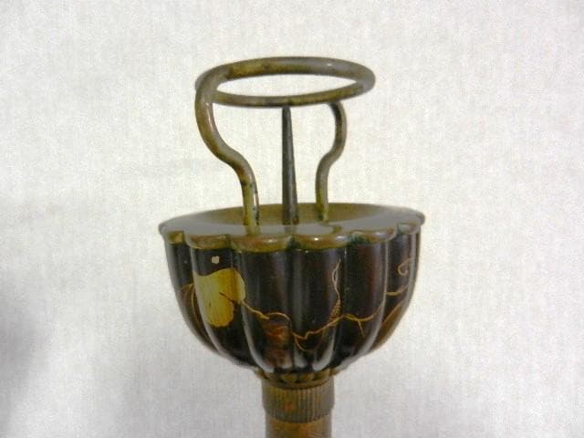 「木地黒漆塗金蒔絵菊型燭台一対」（江戸末期～明治のアンティークな工芸美術品）