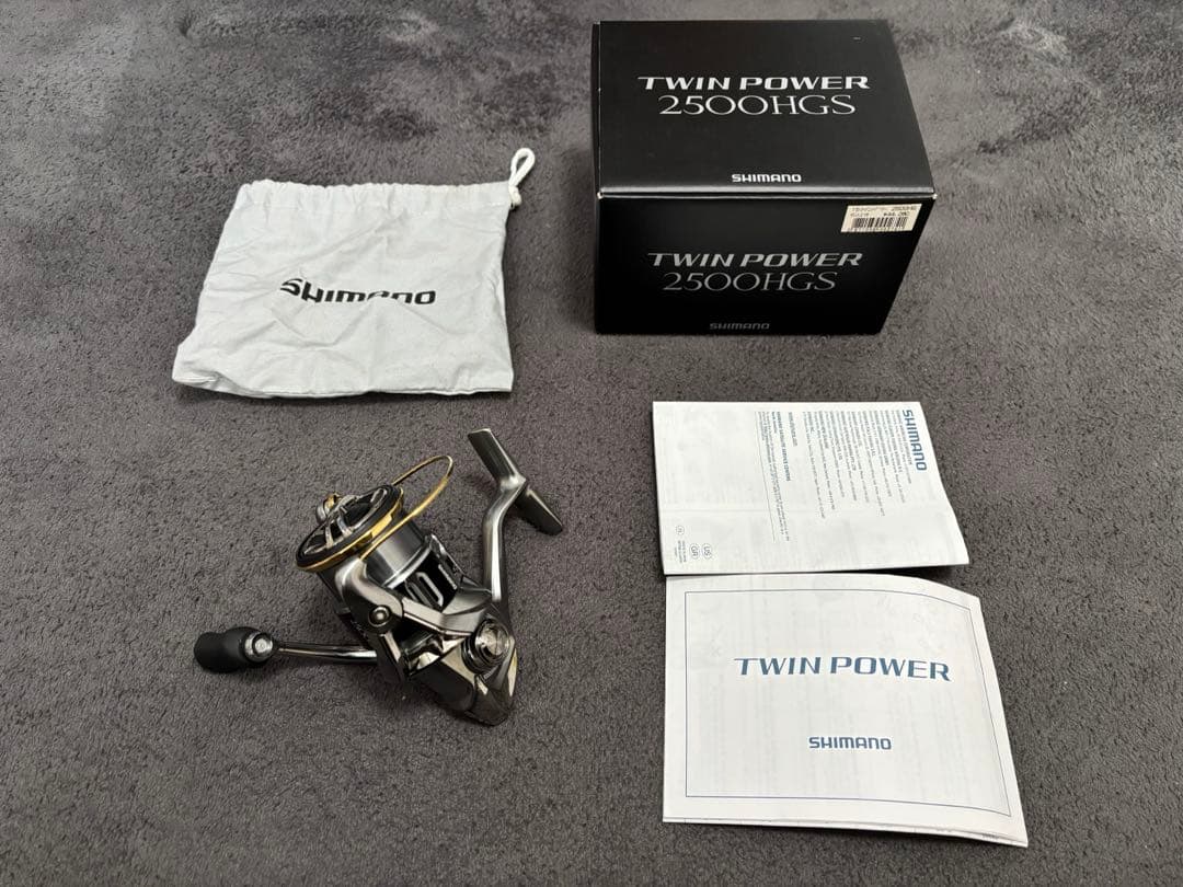 【美品】シマノ　15 ツインパワー　2500HGS