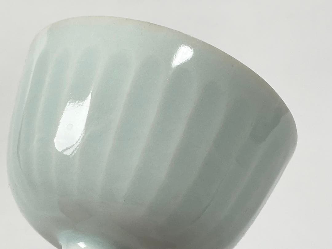 陶芸家　作家物　八木明　馬上杯　盃　杯　青白磁　鎬　箱なし