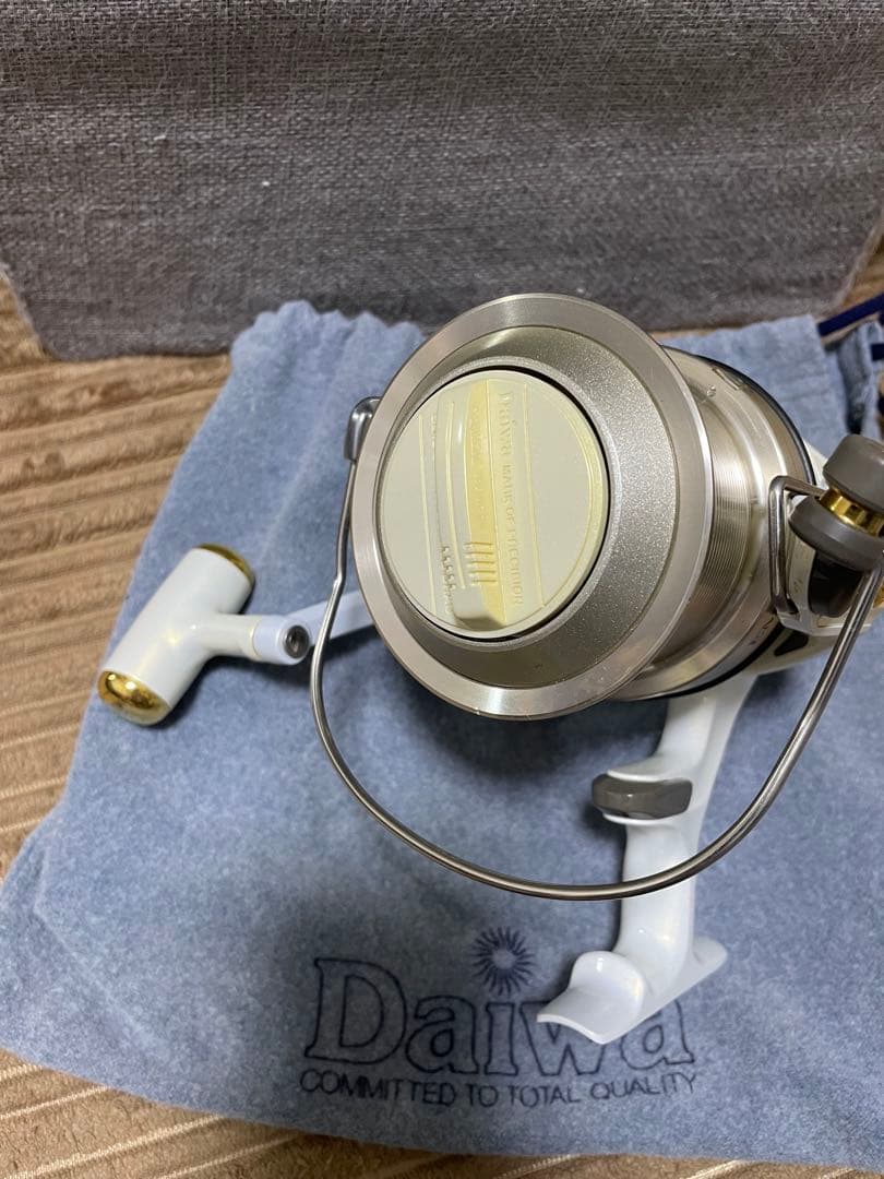 Daiwa EMBLEM Z 4500A フィッシングリール