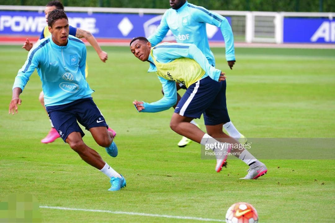 NIKE　サッカー　フランス代表カリム・ベンゼマ トレーニングトップ　ジャージ