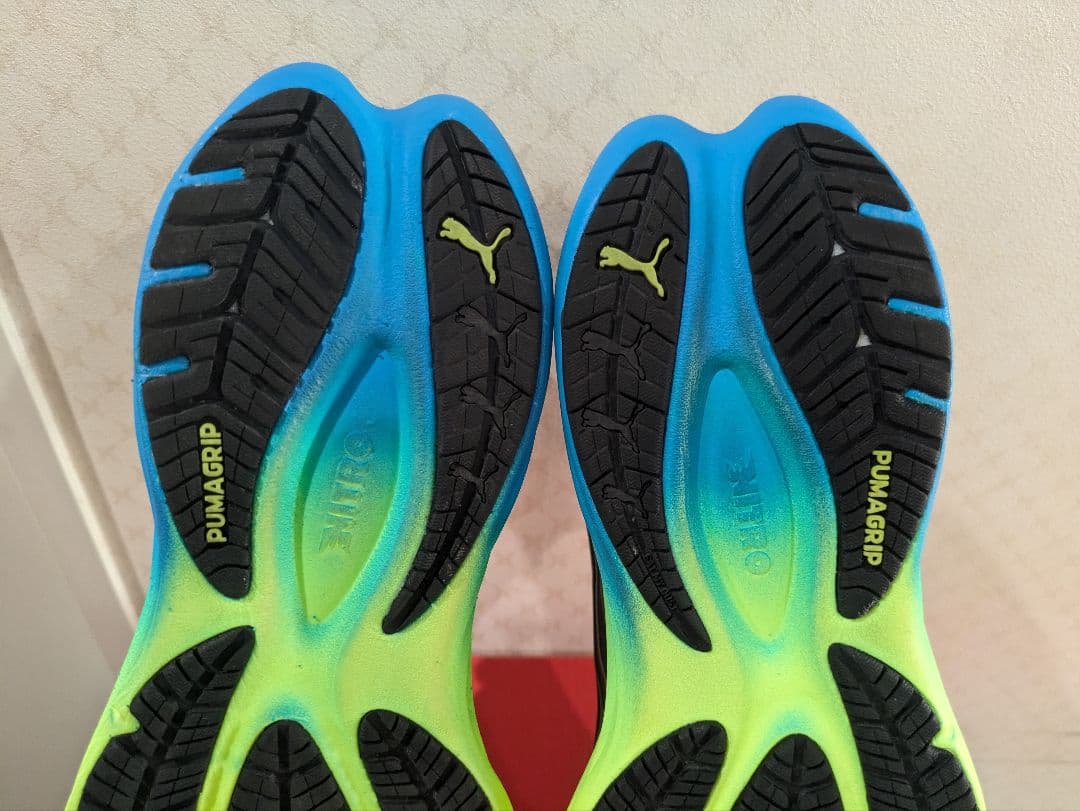 【美品】PUMA ヴェロシティニトロ4 26cm LIGHT GLOW