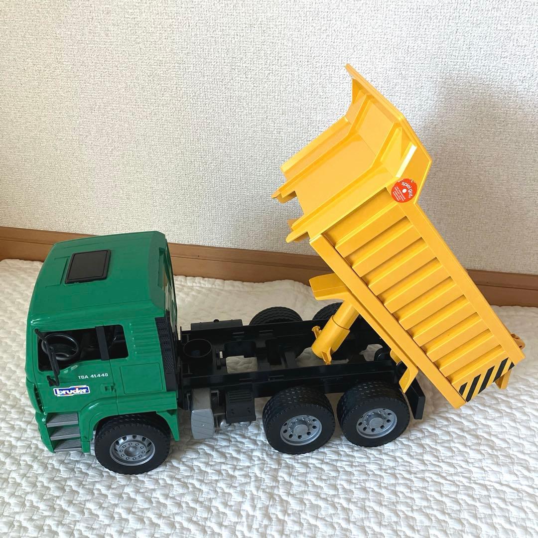 bruder ブルーダー　ミキサー車　ダンプカー　2台セット　ドイツ製