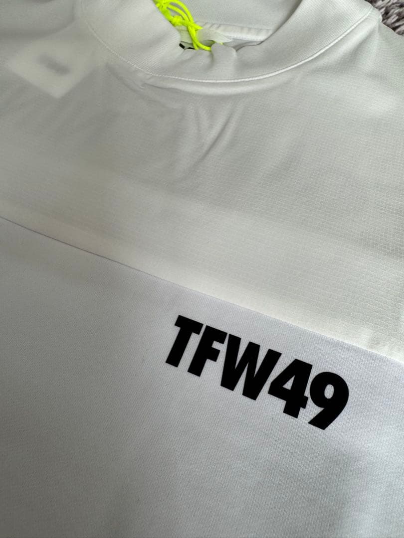 SIDE ZIP HALF MOCKNECK ホワイト　Lサイズ