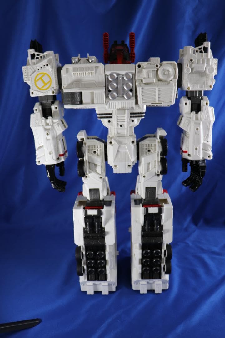 トランスフォーマー　ジェネレーションズ　TG-23 メトロプレックス