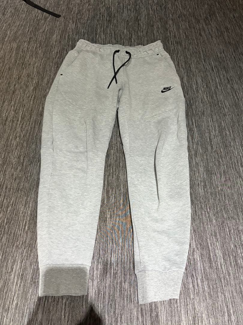 ナイキ　テックフリース　S