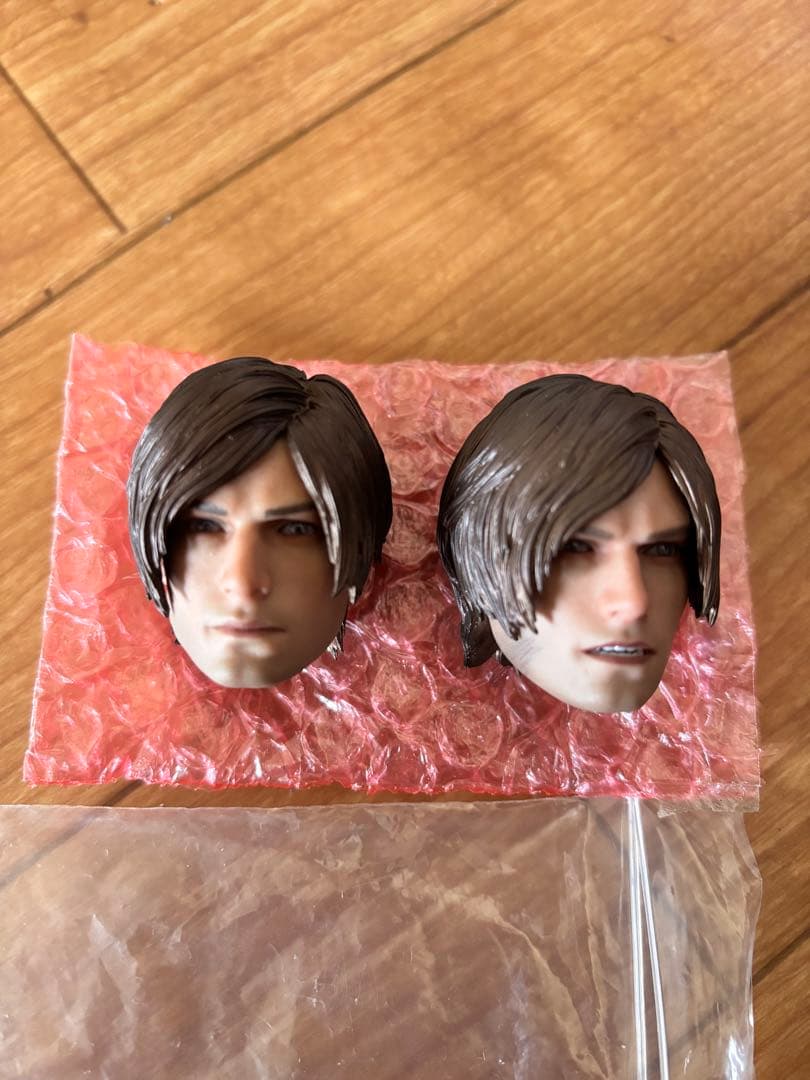 バイオハザード　レオン　RE4 ホットトイズ　DAM TOYS バイオハザード４