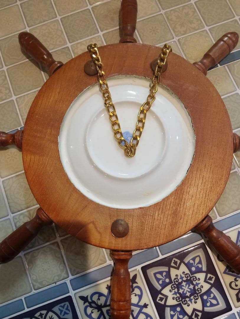 荒川リリーさん作　プルチネッラ　木製ハンドル付き絵皿　デシモーネ　ヴィエトリ