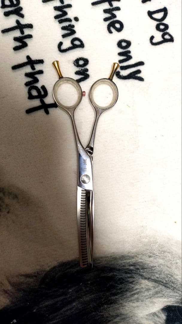 egg★トリミングシザー　セニングシザー　顔カットなどにも