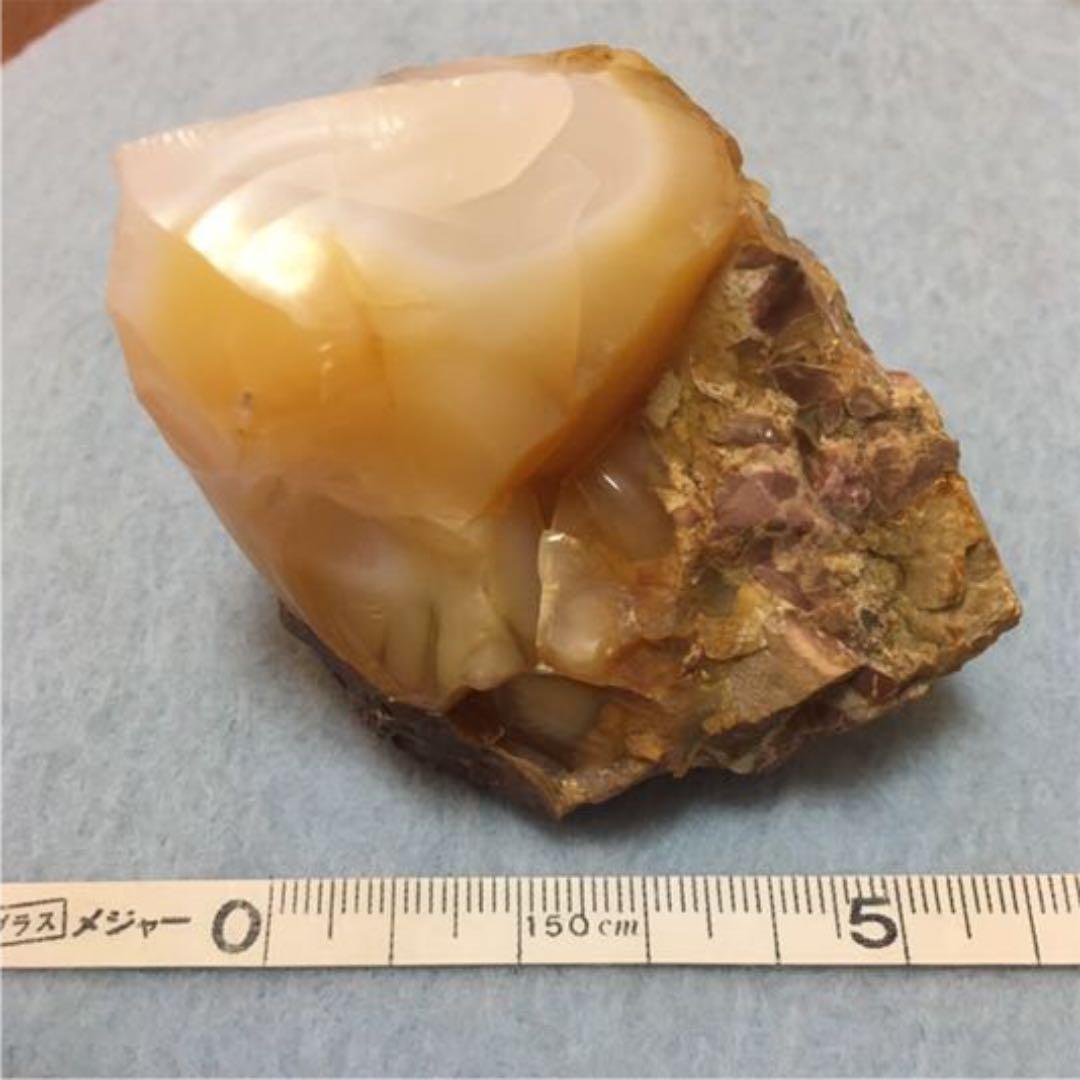 オパール　原石　ホワイト〜　遊白色　キューピッドストーン