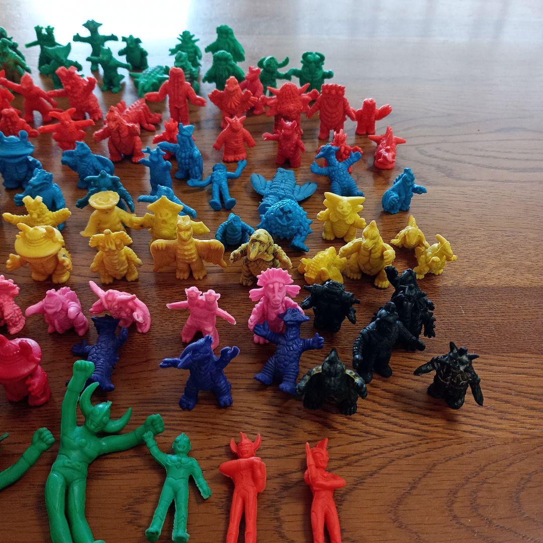 昭和レトロ　ウルトラマン　怪獣消しゴム　135体