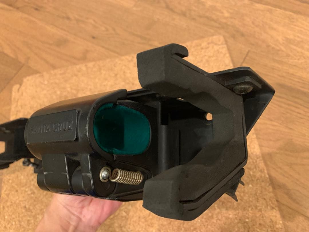 米国警察実物 Santa Cruz 車両用電動ガンラック　鍵付 払い下げ