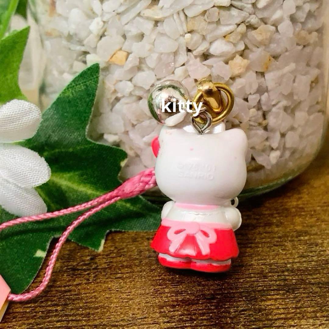 激レア　ご当地キティ レストラン限定 ウェイトレスバージョン 根付け