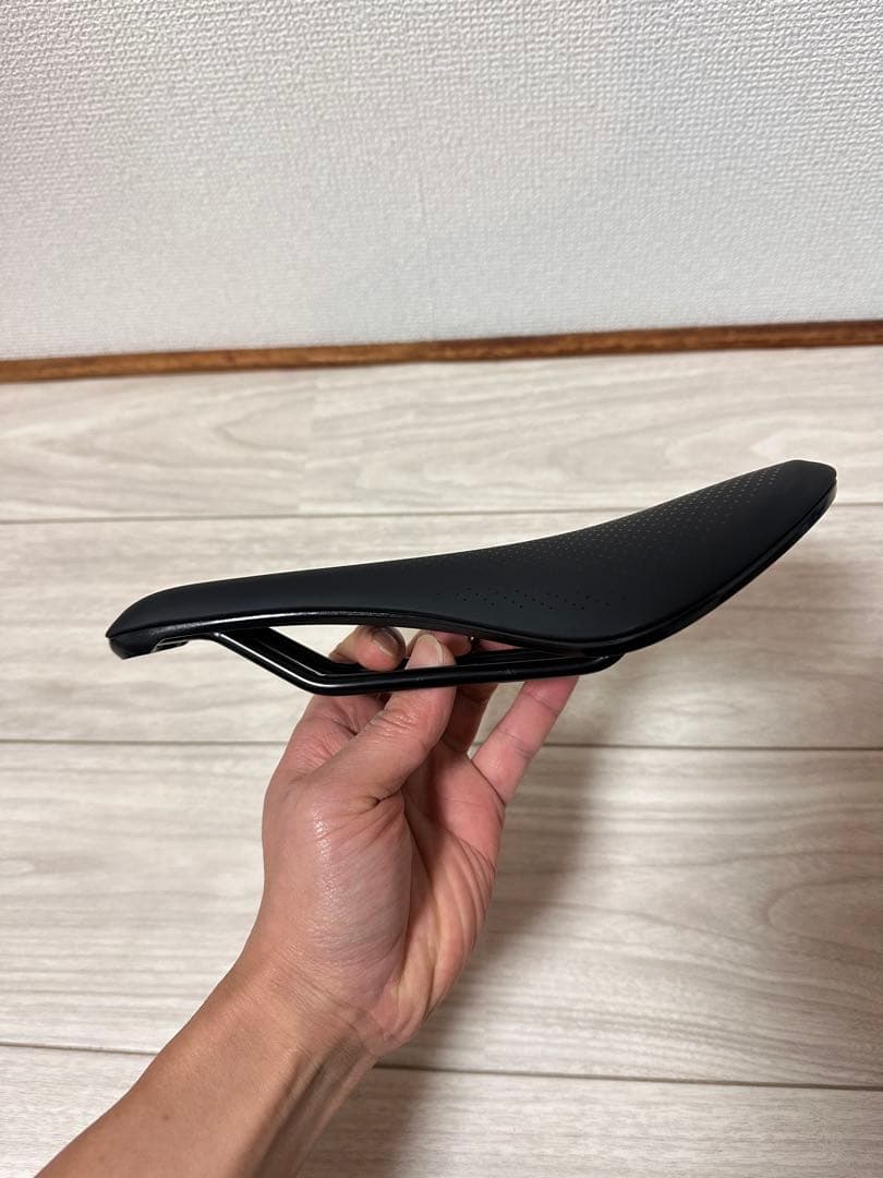 (未使用)ボントレガー Aeolus Comp サドル 145mm