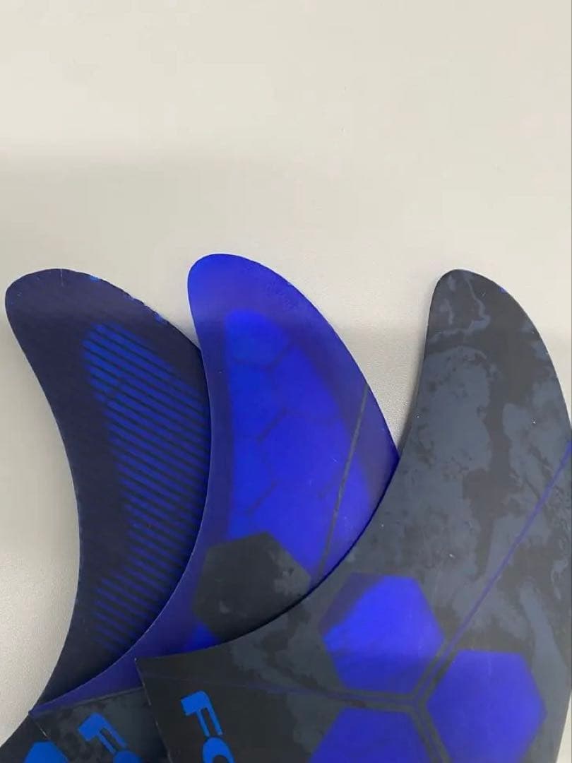 美品　FCS II サーフボードフィン　アルメリック　Mサイズ