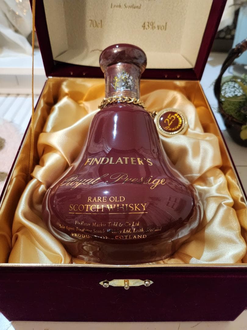 フィンドレイターズ、 ブレンダーウイスキー25年。赤陶器 オールドビンテージ
