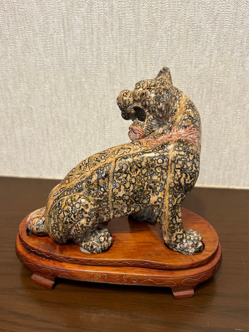 超レア‼︎ 天然石　石刻　アンティーク　ジャスパー天然石　タイガー（虎彫り）置物な